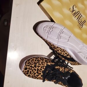 Women's Softwalk shoes by Trotters